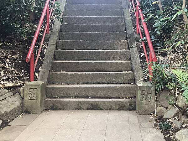 大盛寺に続く石階段